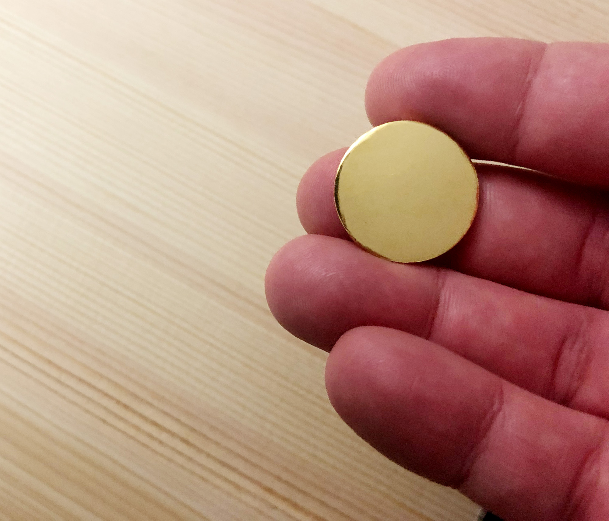 Blank LuckScout 10g Gold Rounds (We don't sell them like that.) Blank LuckScout 10g Gold Rounds (We don't sell them like that.)