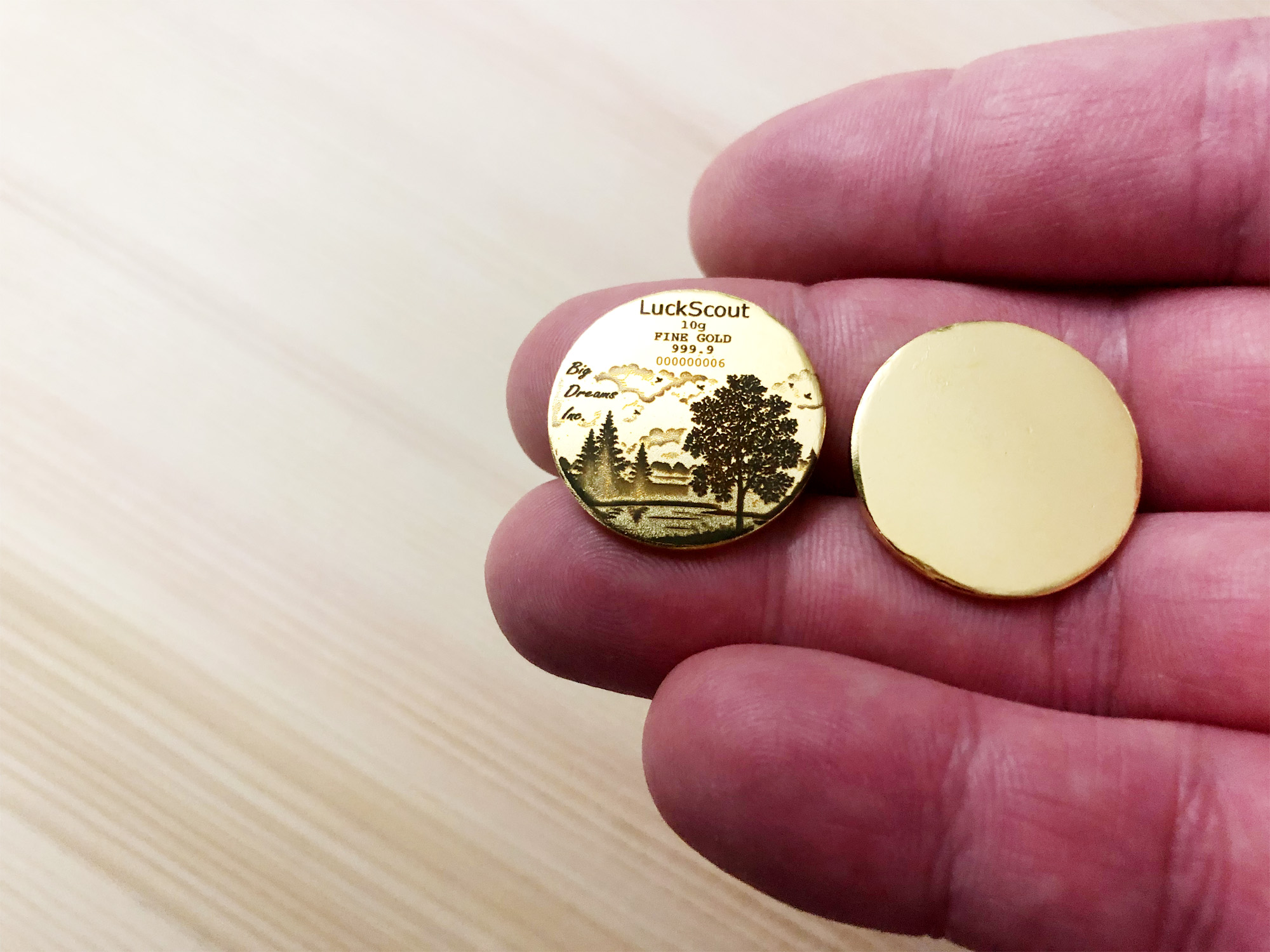 Typical LuckScout 10g Gold Round Typical LuckScout 10g Gold Round