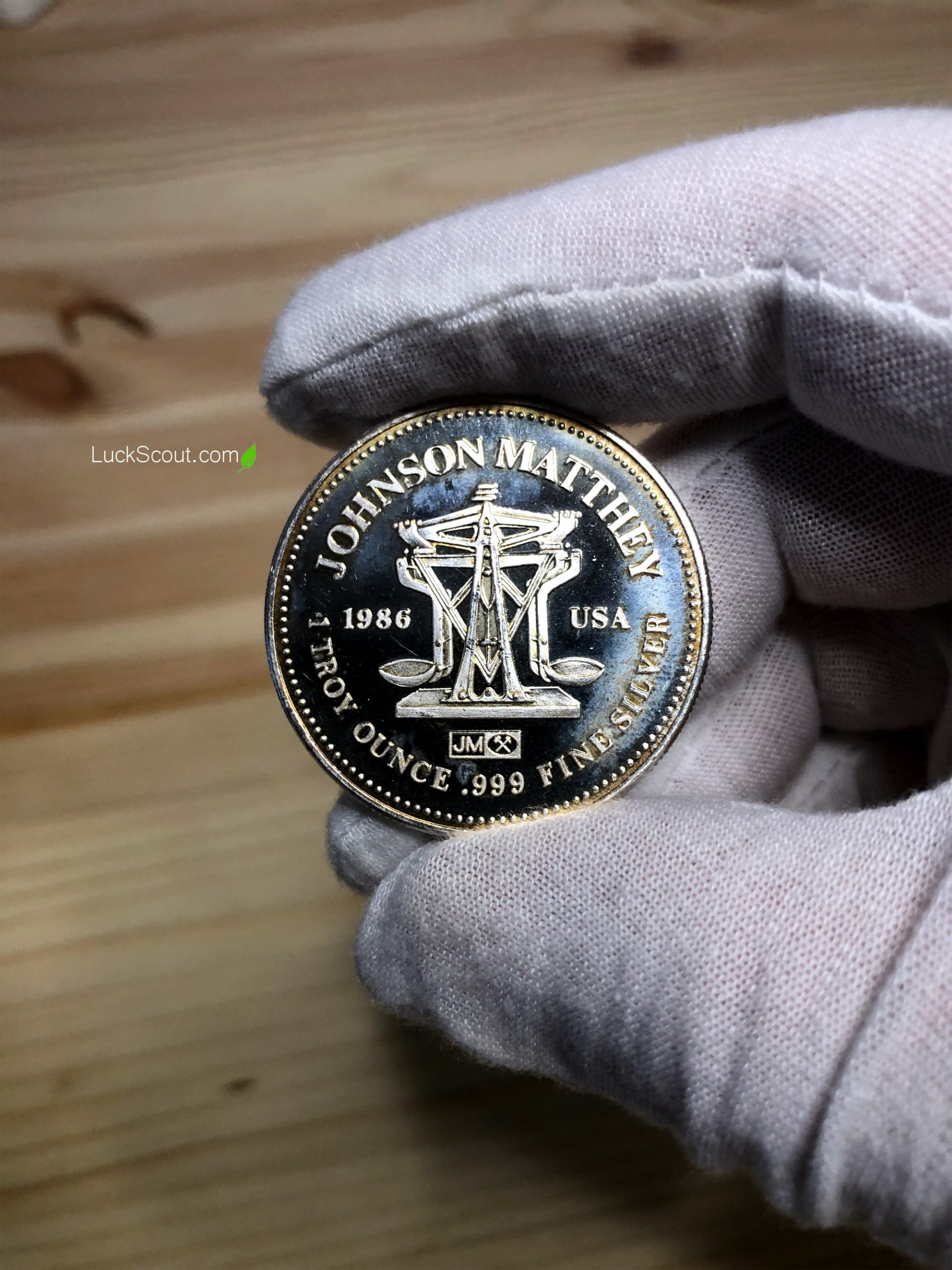 🌟 Rare Gem Alert! 1986 Johnson Matthey 1oz Pure Silver "Freedom, The American Way"