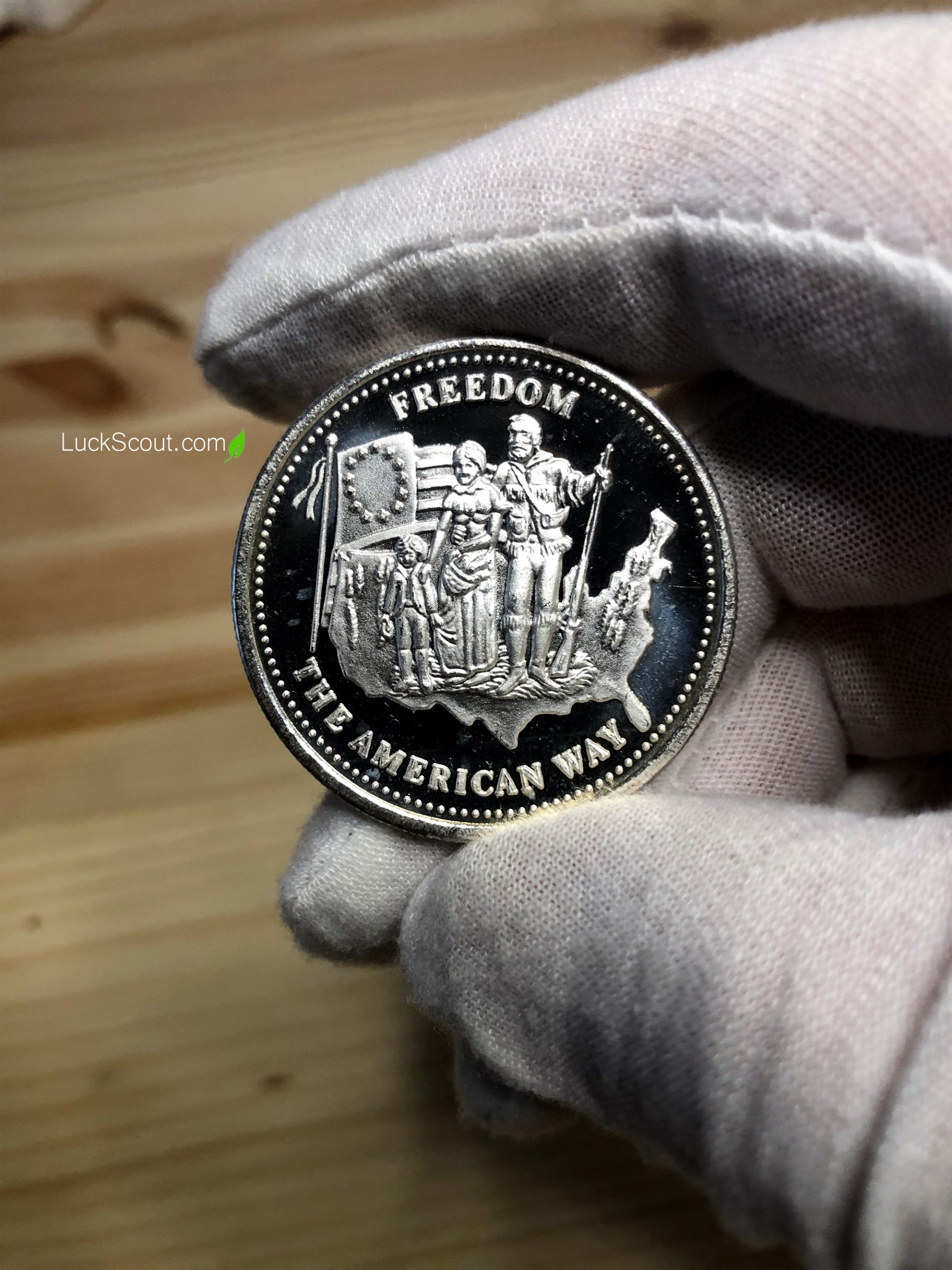 🌟 Rare Gem Alert! 1986 Johnson Matthey 1oz Pure Silver "Freedom, The American Way"