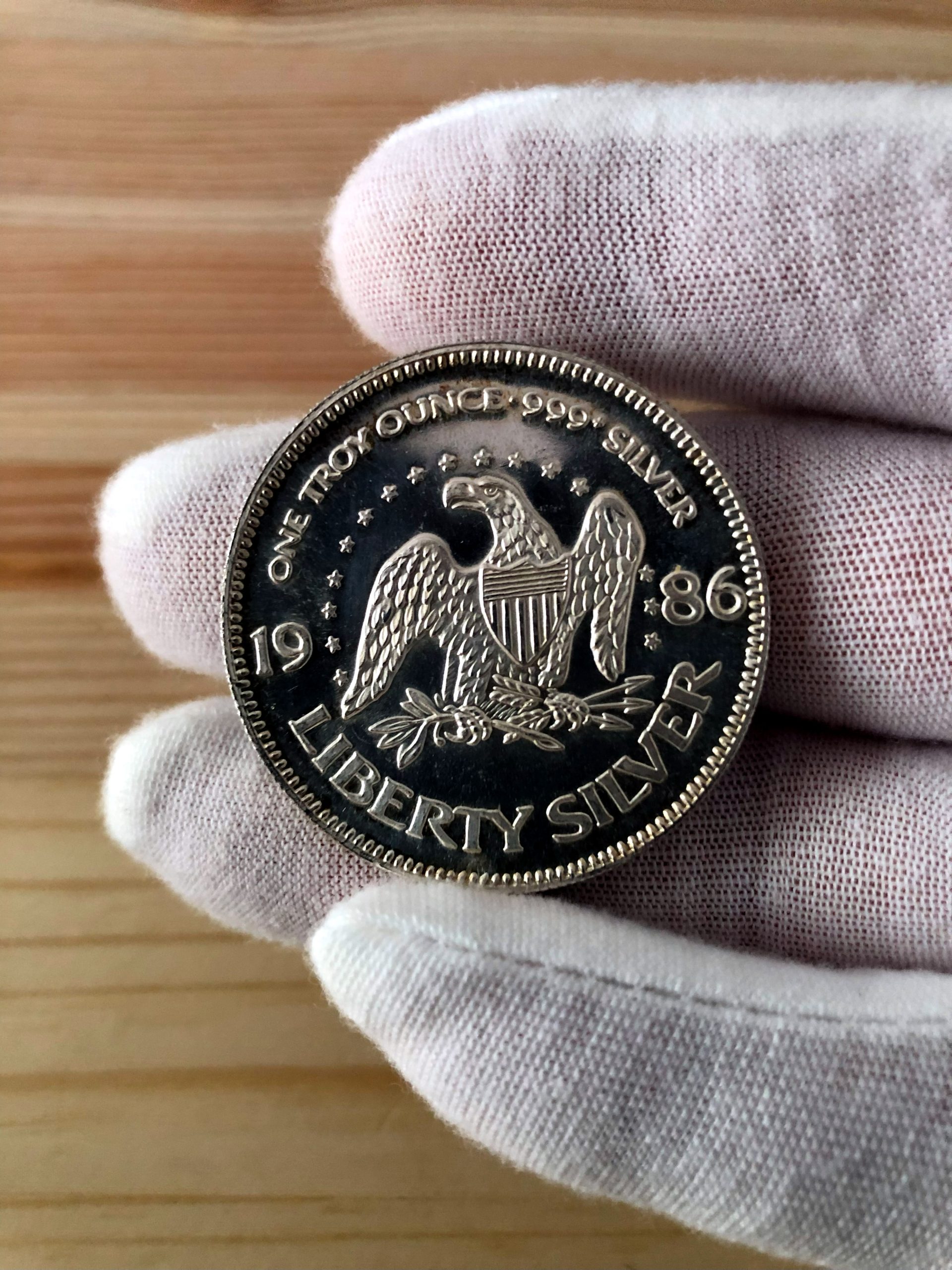 🌟 Rare Vintage 1986 1 oz .999+ Fine Silver A-Mark Liberty Round – Own a Piece of History! 🦅💰